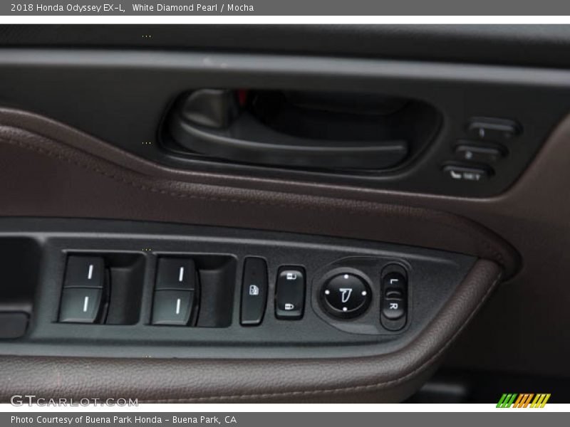 White Diamond Pearl / Mocha 2018 Honda Odyssey EX-L