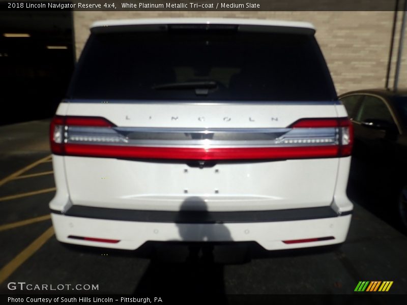 White Platinum Metallic Tri-coat / Medium Slate 2018 Lincoln Navigator Reserve 4x4