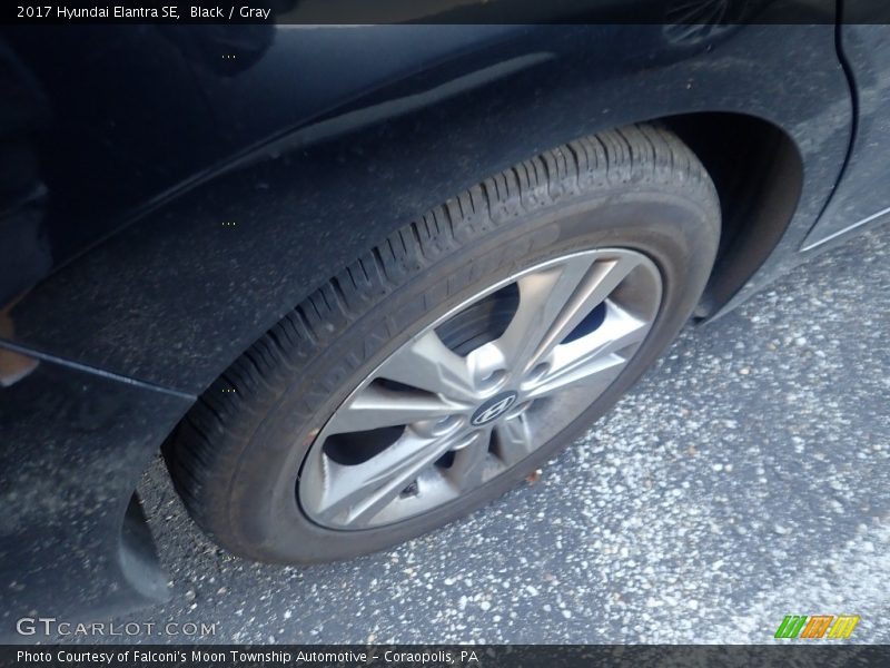 Black / Gray 2017 Hyundai Elantra SE