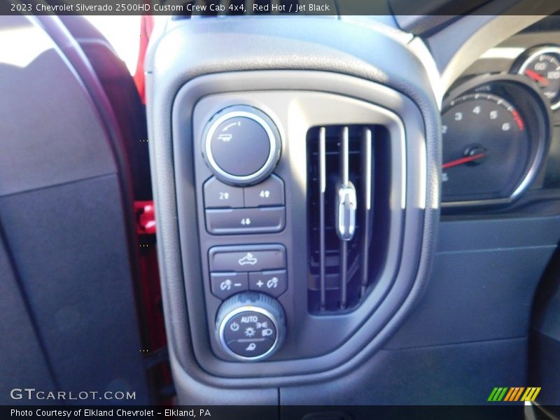 Controls of 2023 Silverado 2500HD Custom Crew Cab 4x4