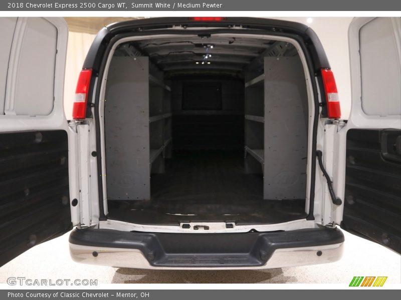Summit White / Medium Pewter 2018 Chevrolet Express 2500 Cargo WT