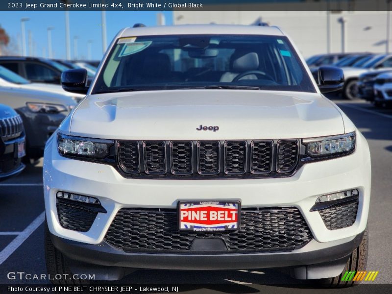 Bright White / Global Black 2023 Jeep Grand Cherokee Limited 4x4