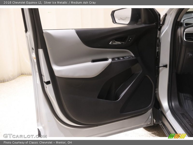 Silver Ice Metallic / Medium Ash Gray 2018 Chevrolet Equinox LS
