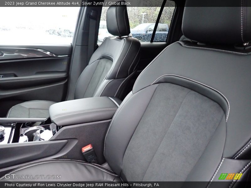 Silver Zynith / Global Black 2023 Jeep Grand Cherokee Altitude 4x4