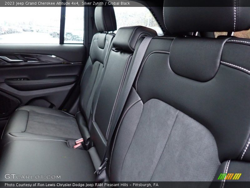 Silver Zynith / Global Black 2023 Jeep Grand Cherokee Altitude 4x4