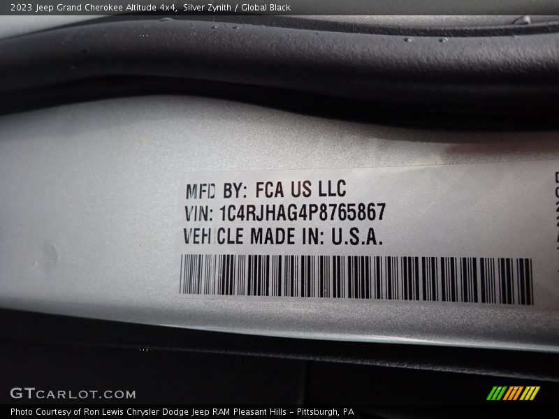 Silver Zynith / Global Black 2023 Jeep Grand Cherokee Altitude 4x4