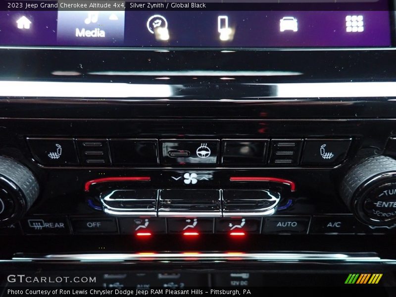 Silver Zynith / Global Black 2023 Jeep Grand Cherokee Altitude 4x4