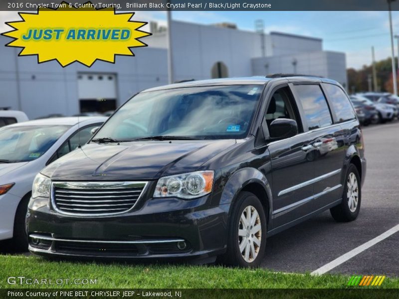 Brilliant Black Crystal Pearl / Black/Light Graystone 2016 Chrysler Town & Country Touring