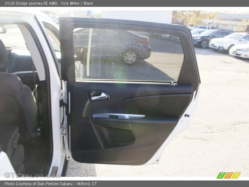 Vice White / Black 2018 Dodge Journey SE AWD