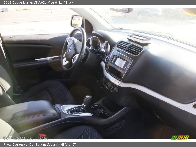 Vice White / Black 2018 Dodge Journey SE AWD