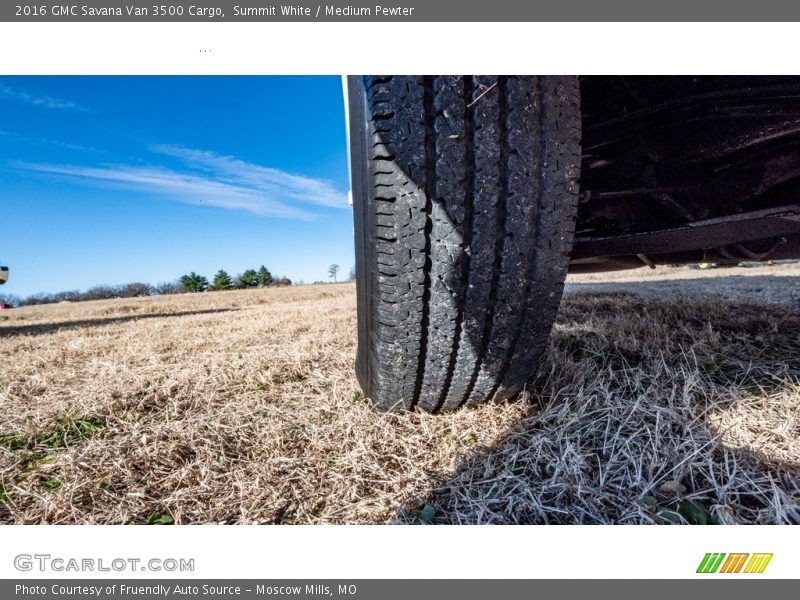 Summit White / Medium Pewter 2016 GMC Savana Van 3500 Cargo