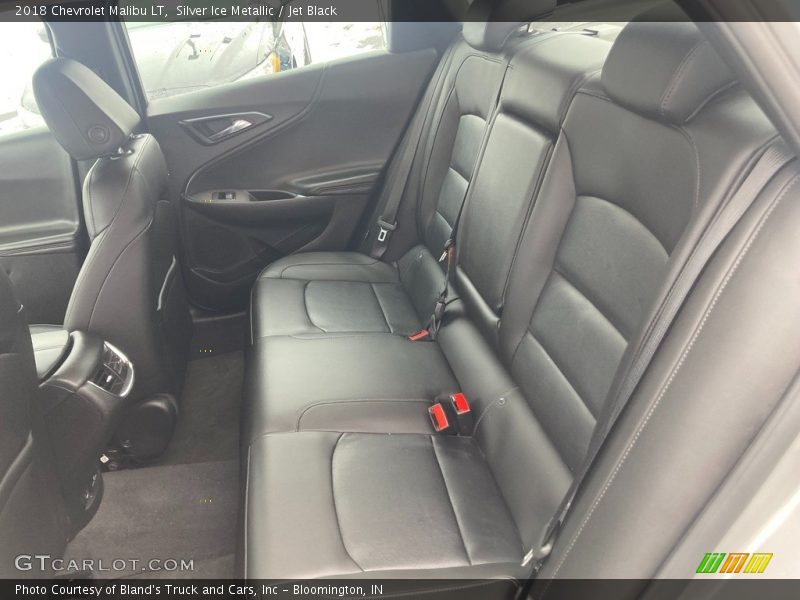 Silver Ice Metallic / Jet Black 2018 Chevrolet Malibu LT