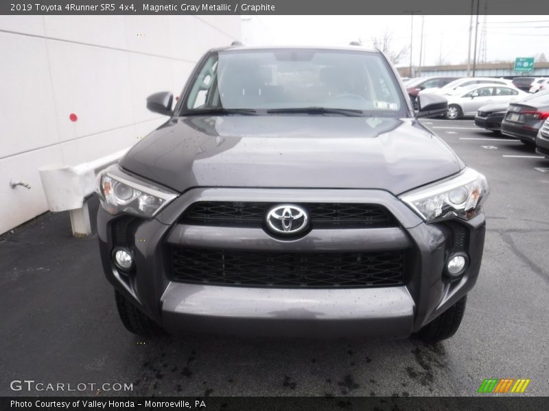 Magnetic Gray Metallic / Graphite 2019 Toyota 4Runner SR5 4x4