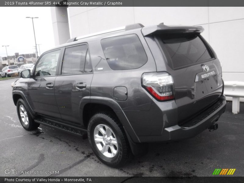 Magnetic Gray Metallic / Graphite 2019 Toyota 4Runner SR5 4x4