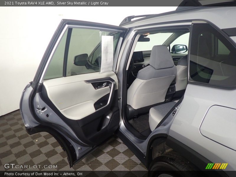 Silver Sky Metallic / Light Gray 2021 Toyota RAV4 XLE AWD