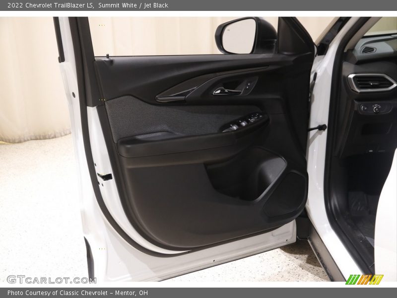 Summit White / Jet Black 2022 Chevrolet TrailBlazer LS