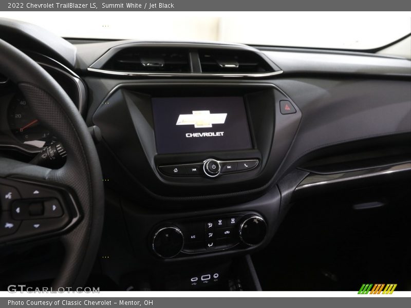Summit White / Jet Black 2022 Chevrolet TrailBlazer LS