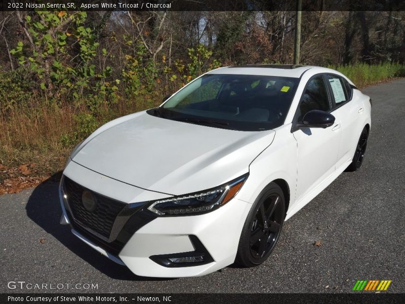 Aspen White Tricoat / Charcoal 2022 Nissan Sentra SR