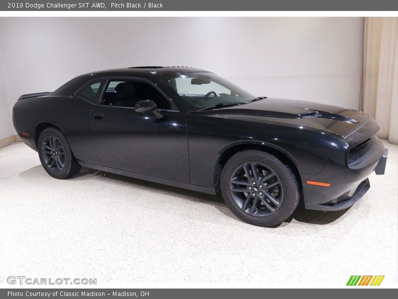 Pitch Black / Black 2019 Dodge Challenger SXT AWD