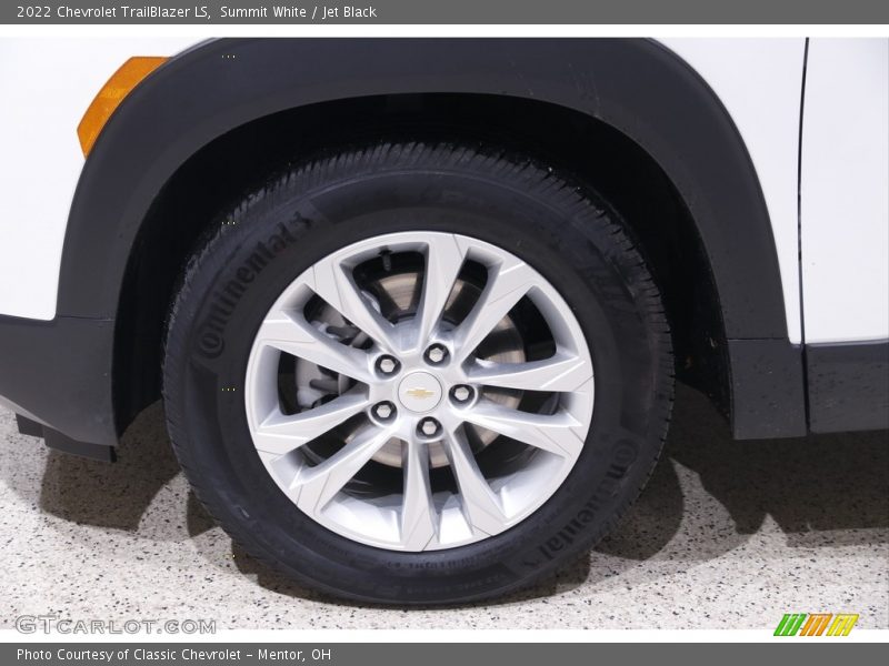 Summit White / Jet Black 2022 Chevrolet TrailBlazer LS