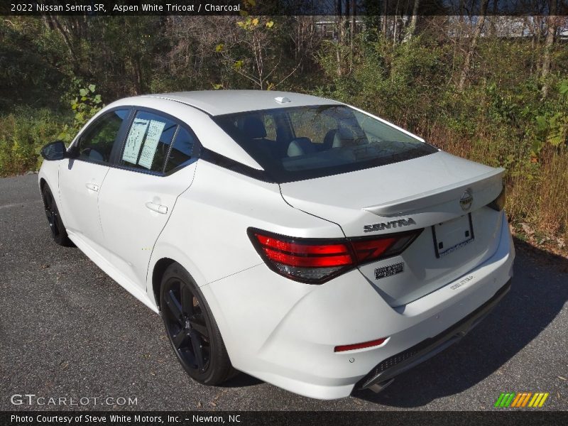 Aspen White Tricoat / Charcoal 2022 Nissan Sentra SR