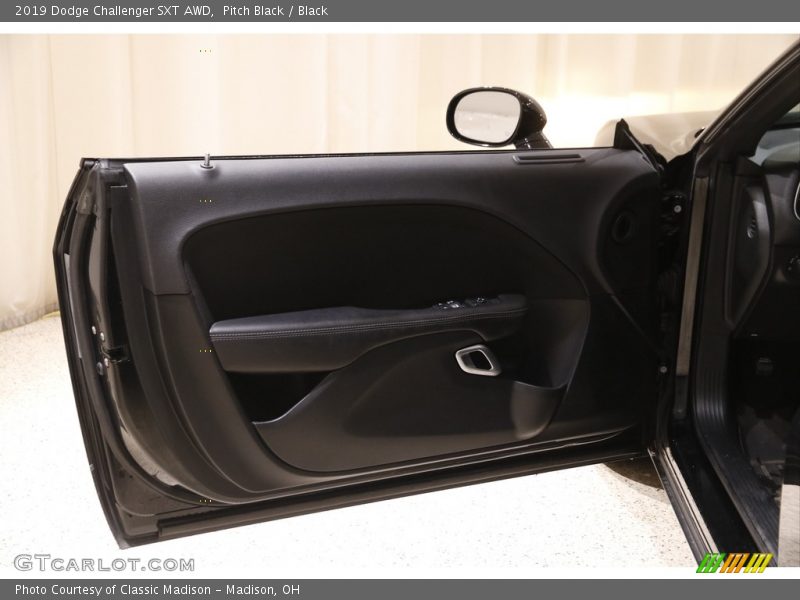 Pitch Black / Black 2019 Dodge Challenger SXT AWD