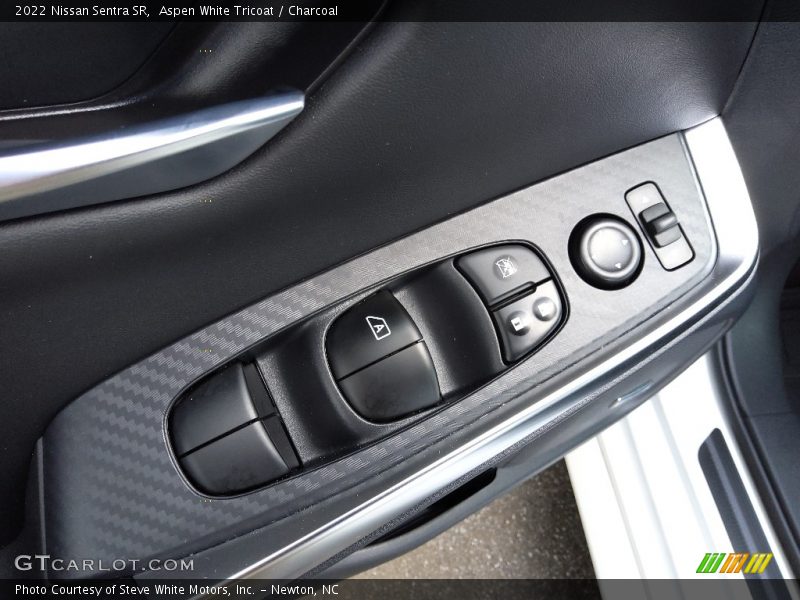 Aspen White Tricoat / Charcoal 2022 Nissan Sentra SR