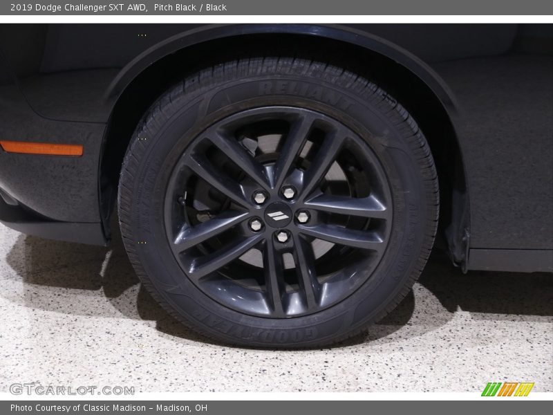 Pitch Black / Black 2019 Dodge Challenger SXT AWD