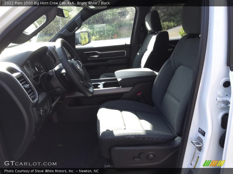 Bright White / Black 2022 Ram 1500 Big Horn Crew Cab 4x4