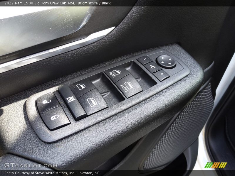 Bright White / Black 2022 Ram 1500 Big Horn Crew Cab 4x4