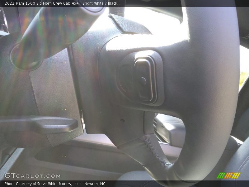 Bright White / Black 2022 Ram 1500 Big Horn Crew Cab 4x4