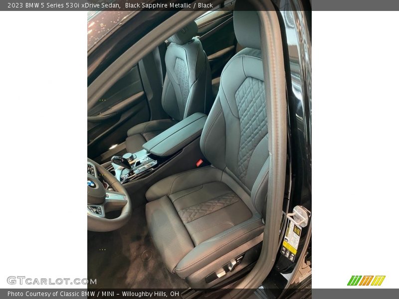 Black Sapphire Metallic / Black 2023 BMW 5 Series 530i xDrive Sedan