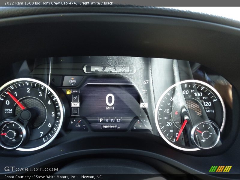 Bright White / Black 2022 Ram 1500 Big Horn Crew Cab 4x4