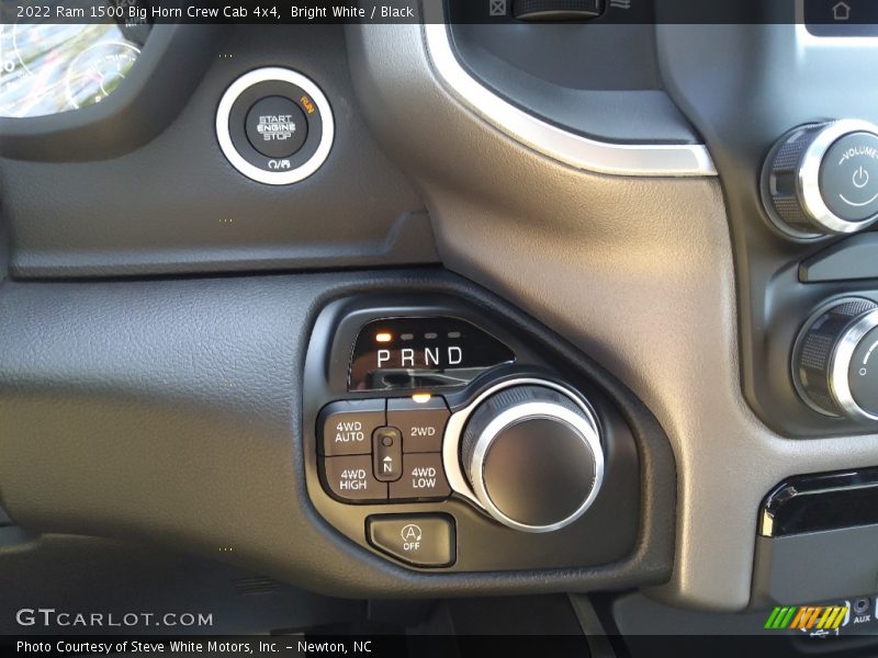 Bright White / Black 2022 Ram 1500 Big Horn Crew Cab 4x4