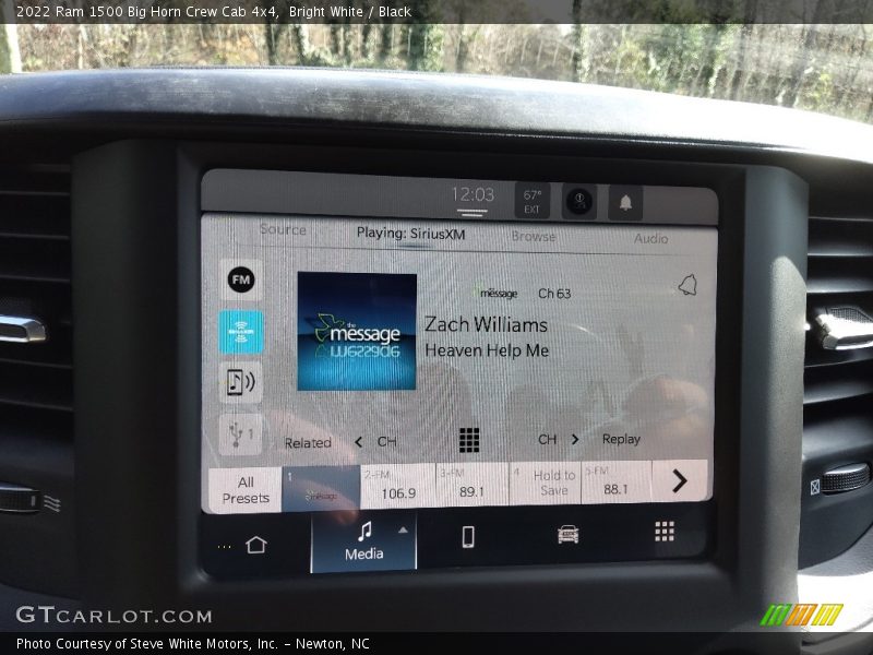 Bright White / Black 2022 Ram 1500 Big Horn Crew Cab 4x4
