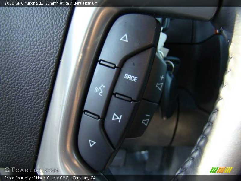Summit White / Light Titanium 2008 GMC Yukon SLE