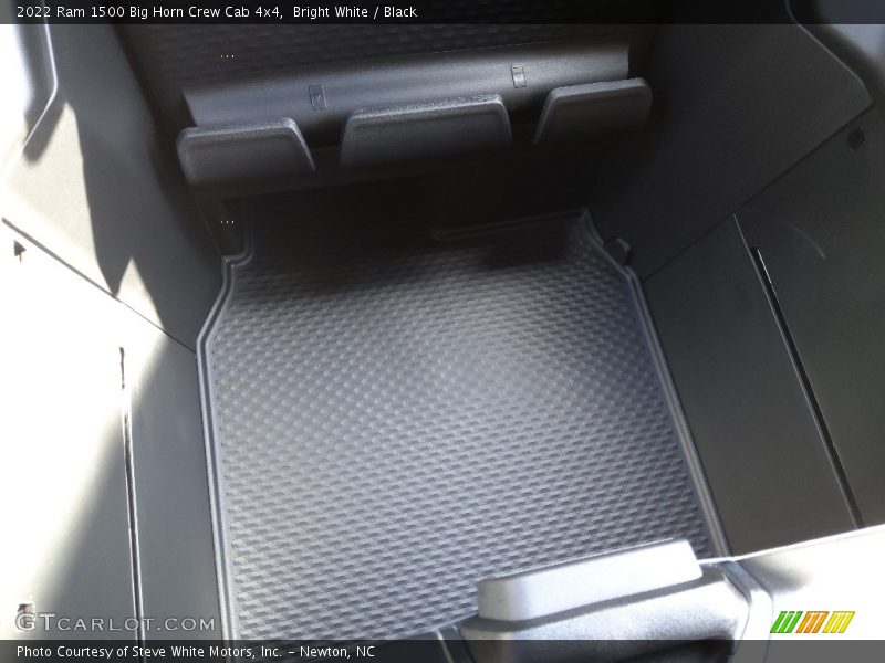 Bright White / Black 2022 Ram 1500 Big Horn Crew Cab 4x4