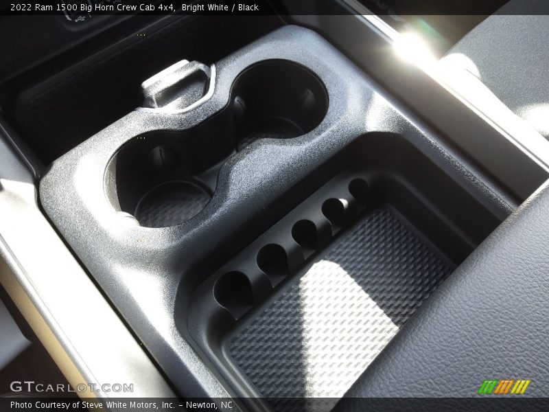 Bright White / Black 2022 Ram 1500 Big Horn Crew Cab 4x4