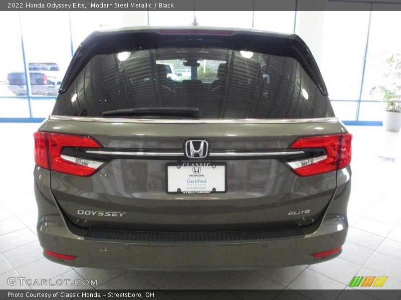 Modern Steel Metallic / Black 2022 Honda Odyssey Elite