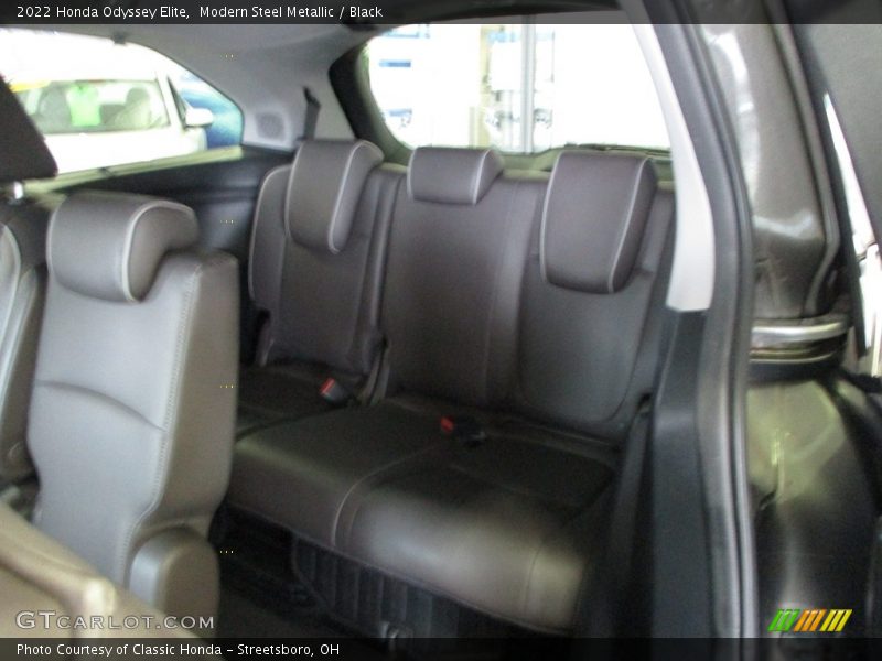 Modern Steel Metallic / Black 2022 Honda Odyssey Elite