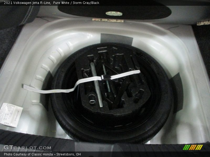 Pure White / Storm Gray/Black 2021 Volkswagen Jetta R-Line