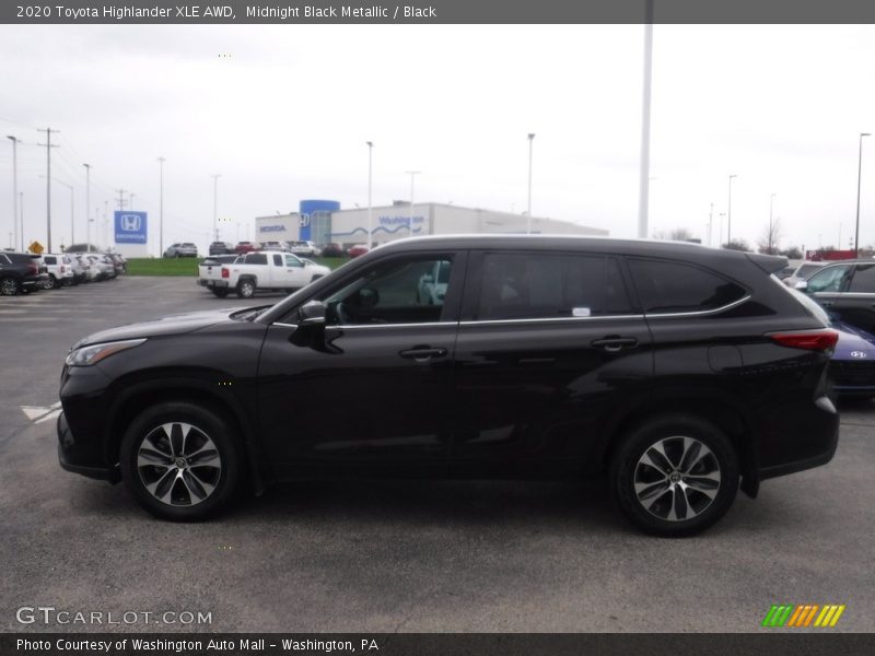 Midnight Black Metallic / Black 2020 Toyota Highlander XLE AWD