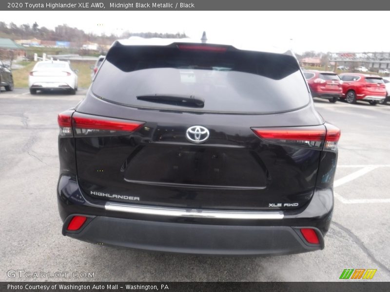 Midnight Black Metallic / Black 2020 Toyota Highlander XLE AWD