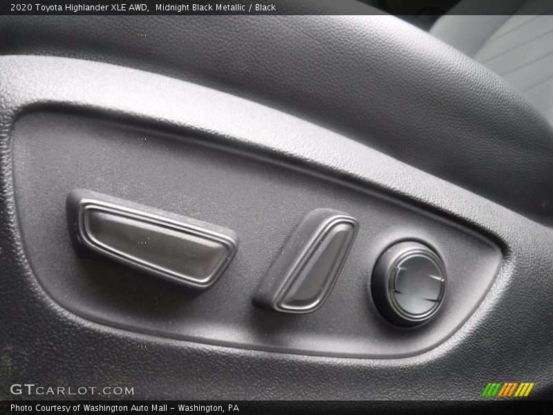 Midnight Black Metallic / Black 2020 Toyota Highlander XLE AWD