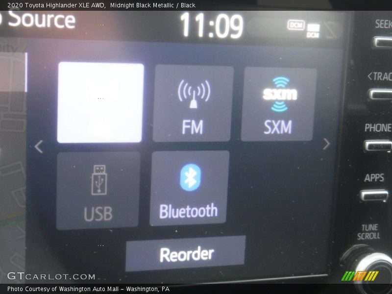 Midnight Black Metallic / Black 2020 Toyota Highlander XLE AWD