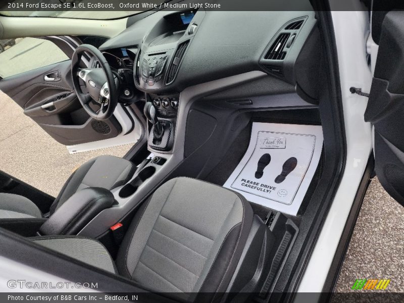 Oxford White / Medium Light Stone 2014 Ford Escape SE 1.6L EcoBoost