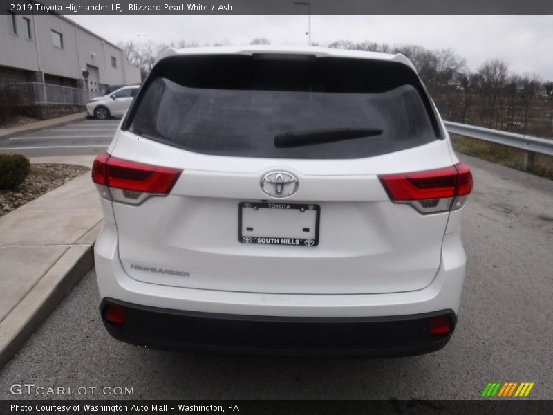 Blizzard Pearl White / Ash 2019 Toyota Highlander LE