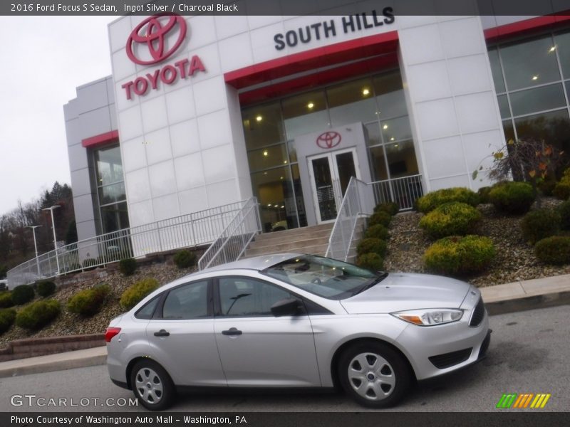 Ingot Silver / Charcoal Black 2016 Ford Focus S Sedan