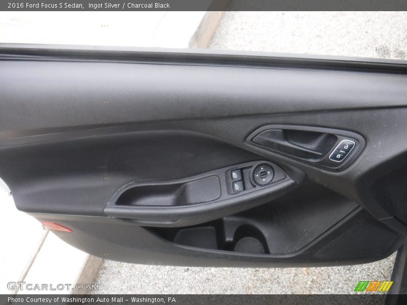 Ingot Silver / Charcoal Black 2016 Ford Focus S Sedan