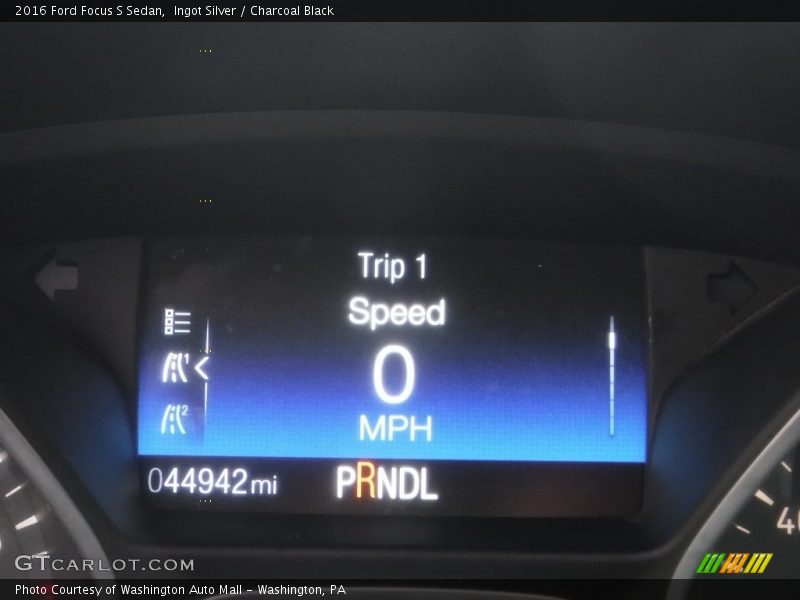 Ingot Silver / Charcoal Black 2016 Ford Focus S Sedan